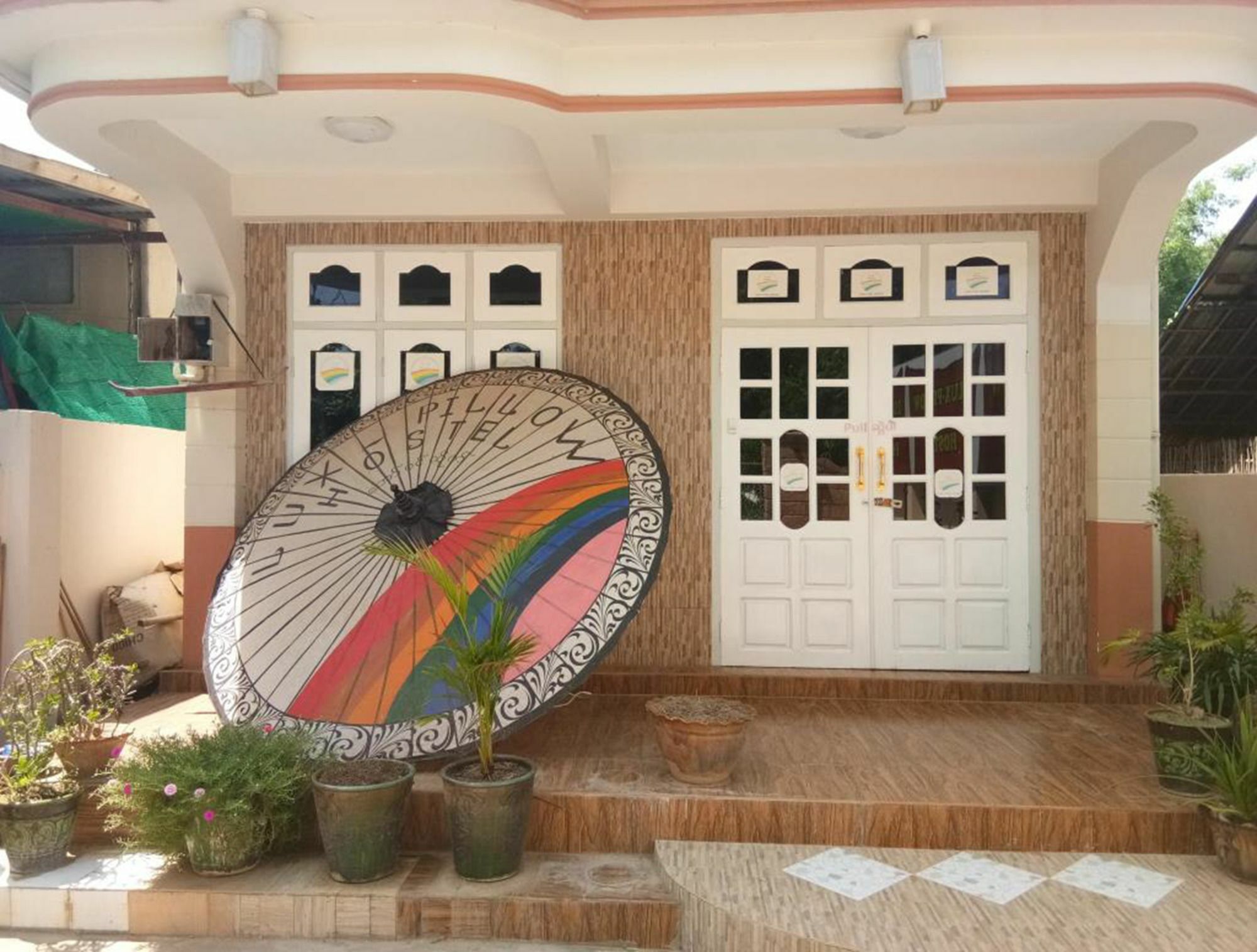 Lux Pillow Hostel Nyaung-U 외부 사진